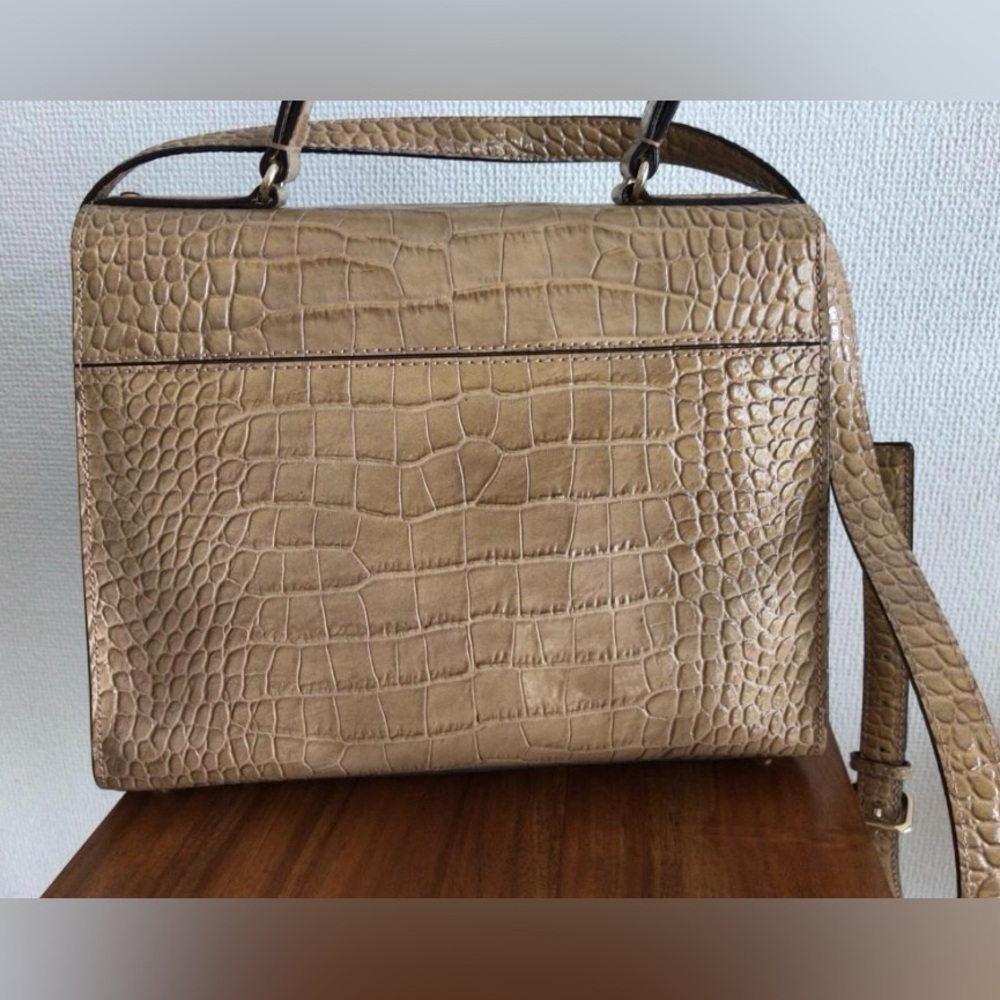 Kate spade enamel 2way bag - Picture 2 of 9